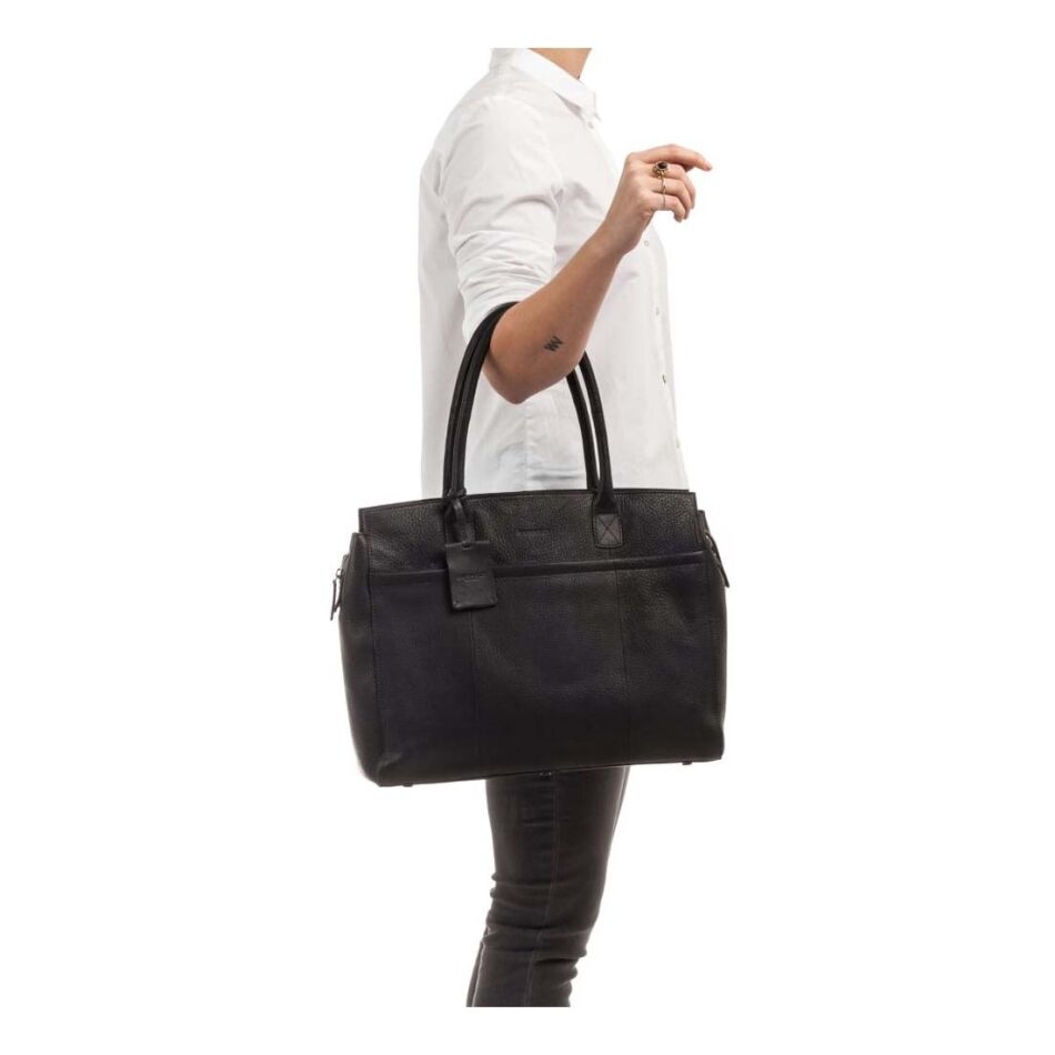 Burkely Antique Avery Laptopbag 15.6 inch zwart | Wennekes.nl