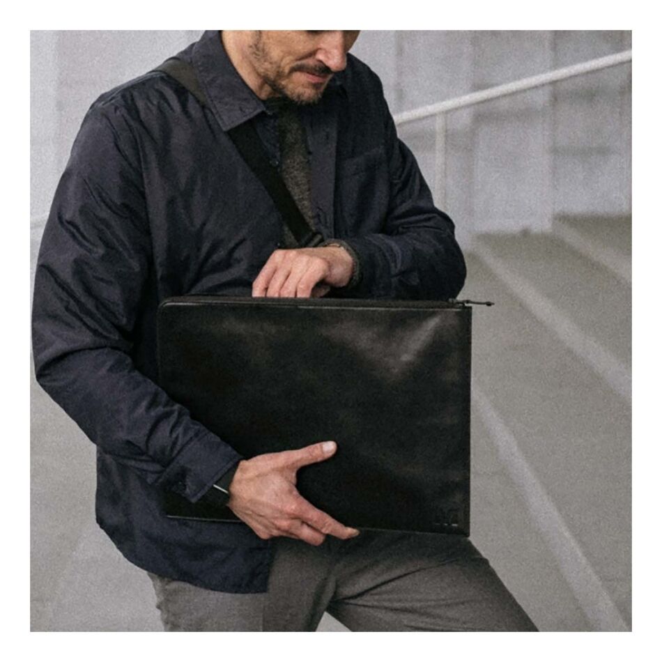 Maverick Maverick All Black Lederen Laptopsleeve 15,6