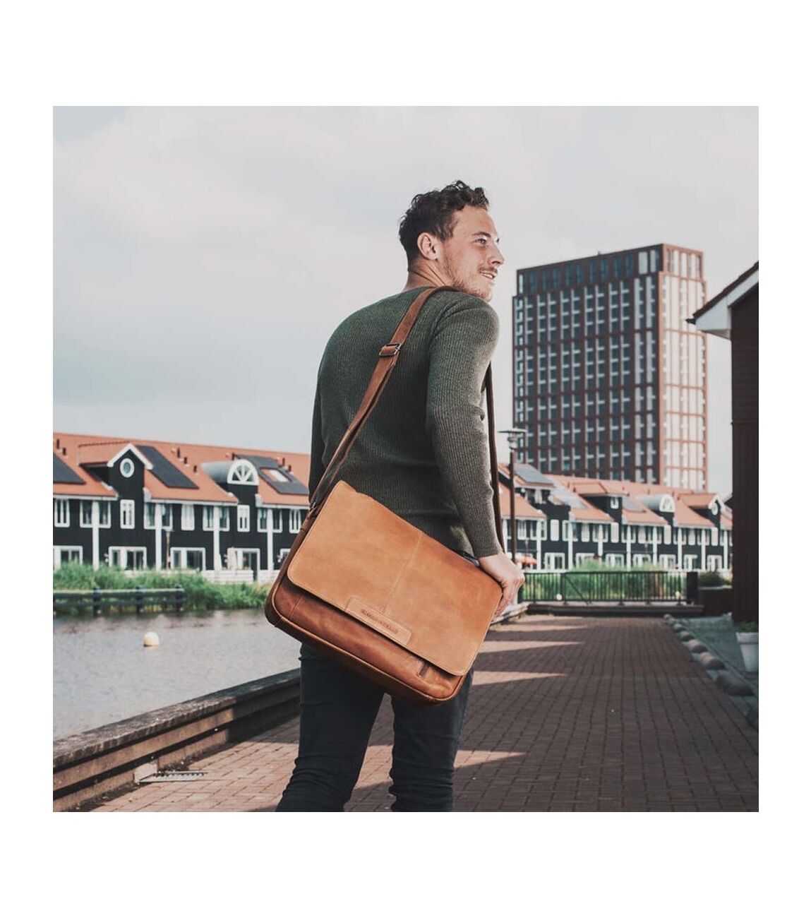 bijvoorbeeld Nathaniel Ward Dag The Chesterfield Brand Laptoptas Richard cognac | Wennekes.nl