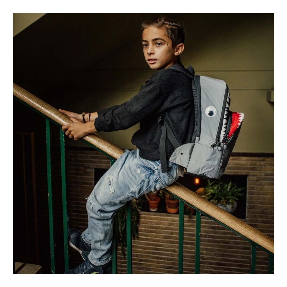 Pick & Pack Shark Shape Reflecting Backpack M grijs | Wennekes.nl