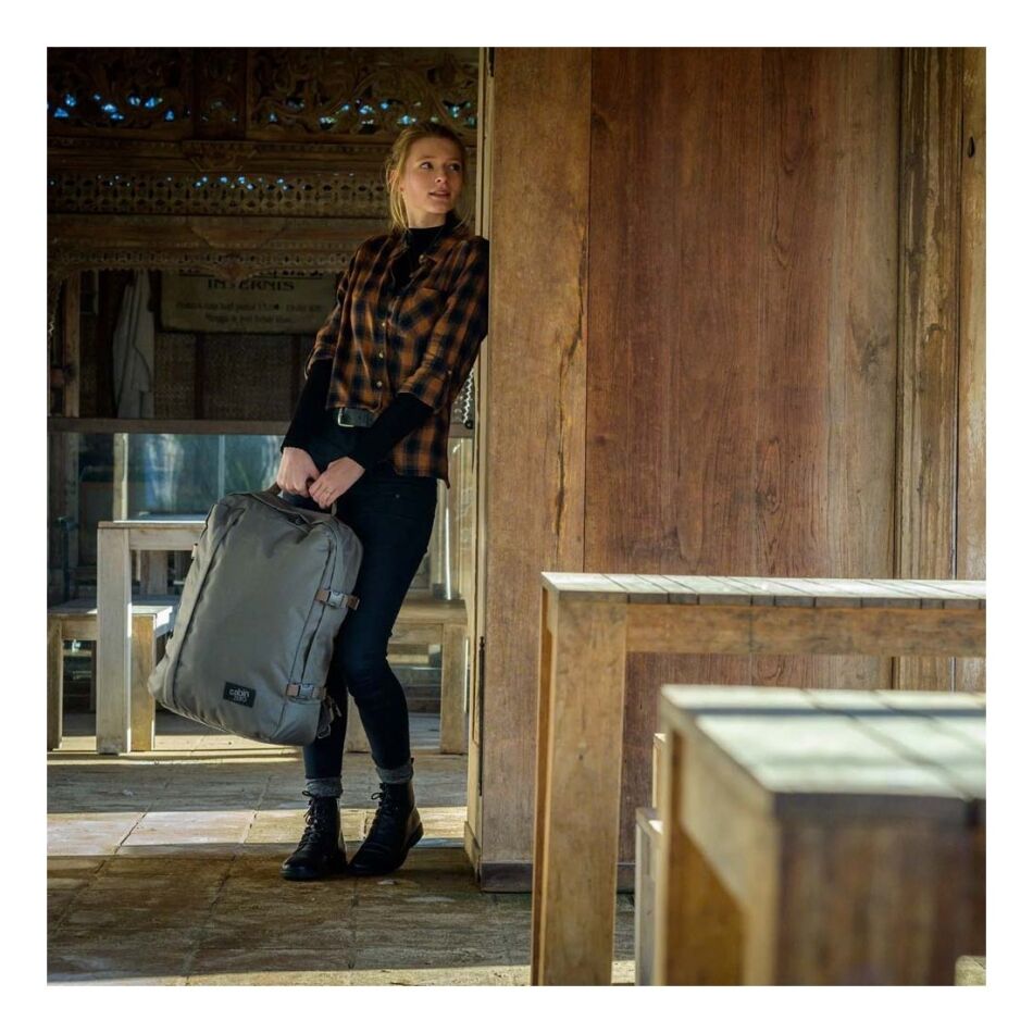 Cabin Zero Classic 44L Cabin Backpack khaki | Wennekes.nl